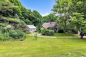 Bear Pass - Mountain View 4 Bedroom Home by RedAwning