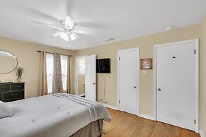 Cozy Family Retreat With Spacious Yard 2 Bedroom Home by RedAwning