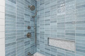 Cottage At Pine Knoll Shores 3 Bedroom Home by RedAwning