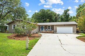 Cottage At Pine Knoll Shores 3 Bedroom Home by RedAwning