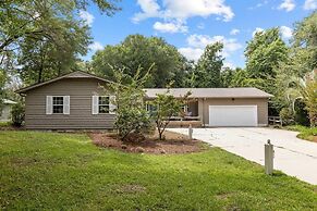 Cottage At Pine Knoll Shores 3 Bedroom Home by RedAwning