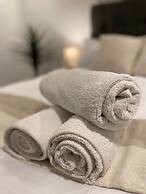 Manchester Terrace Retreat-cinema & Free Parking