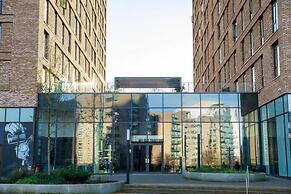 Manchester Terrace Retreat-cinema & Free Parking