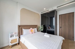 Parkland Riverside Luxury Vacation