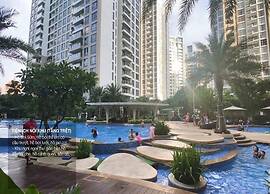 Odela Estella Riverside Luxury Vacation