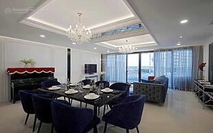 Lexington Residence Luxury Vacation