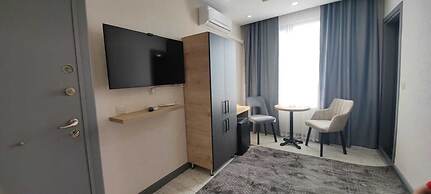 Minimalist Suit Otel