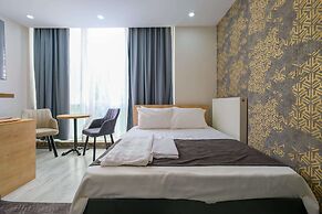 Minimalist Suit Otel