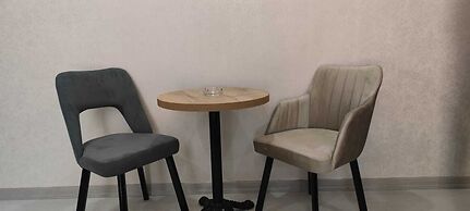 Minimalist Suit Otel