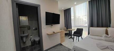 Minimalist Suit Otel