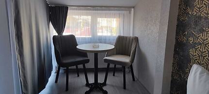 Minimalist Suit Otel