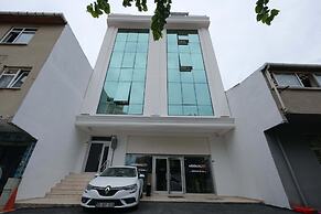 Minimalist Suit Otel