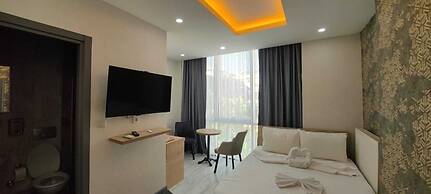 Minimalist Suit Otel