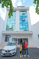 Minimalist Suit Otel