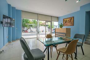 Minimalist Suit Otel