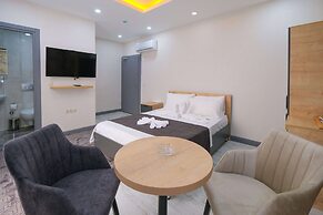 Minimalist Suit Otel