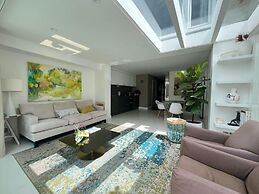 Agate House in Cambridge