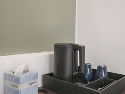 A Hotel Dickson