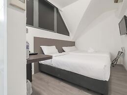 A Hotel Dickson