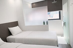 A Hotel Dickson