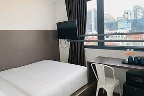 A Hotel Dickson