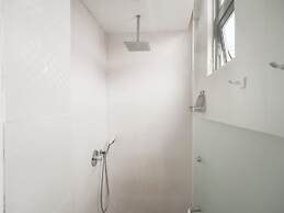 A Hotel Dickson