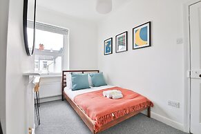 Stunning 2 Bedroom Cardiff Bay House