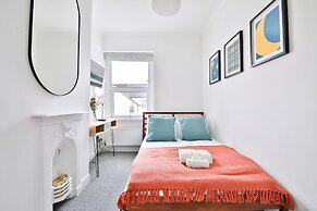 Stunning 2 Bedroom Cardiff Bay House