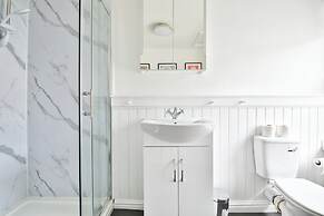 Stunning 2 Bedroom Cardiff Bay House