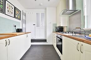 Stunning 2 Bedroom Cardiff Bay House