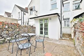 Stunning 2 Bedroom Cardiff Bay House