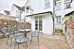 Stunning 2 Bedroom Cardiff Bay House