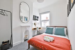 Stunning 2 Bedroom Cardiff Bay House