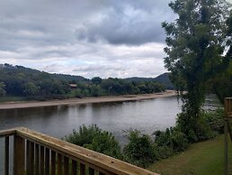 Anglers Riverfront Cabins