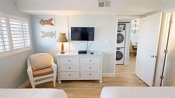 Beach House 404c 2 Bedroom Condo by RedAwning