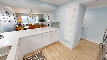 Beach House 404c 2 Bedroom Condo by RedAwning