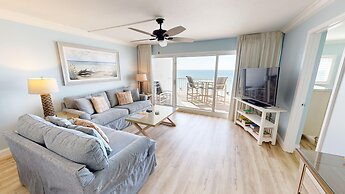 Beach House 404c 2 Bedroom Condo by RedAwning