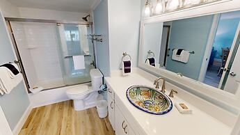 Beach House 404c 2 Bedroom Condo by RedAwning