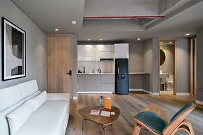 w Lovely 1BR w/ Brilliant Deco in Unicentro