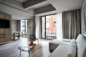 w Lovely 1BR w/ Brilliant Deco in Unicentro