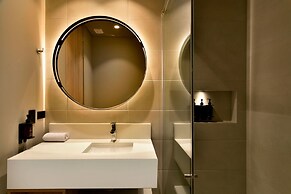 w Lovely 1BR w/ Brilliant Deco in Unicentro