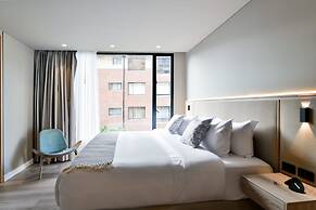 w Cozy 1BR w/ Brilliant Balcony in Unicentro