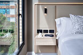 w Cozy 1BR w/ Brilliant Balcony in Unicentro