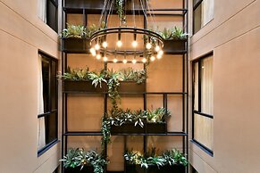 w Cozy 1BR w/ Brilliant Balcony in Unicentro