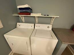 Sweet 2 BR Walk to all