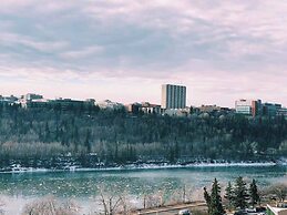 Sweet 2 BR Walk to all