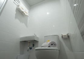 Cozzy Stay Semarang by Sinergi