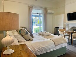 Pirathon Country Estate