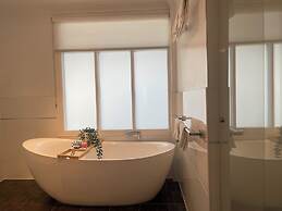 Pirathon Country Estate