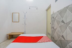 OYO 94148 Forzando Hotel